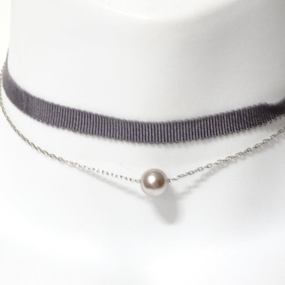 NWT Banana Republic GrosgrainRibbon Silver Ball Choker Necklace NWT 49 - Picture 1 of 7